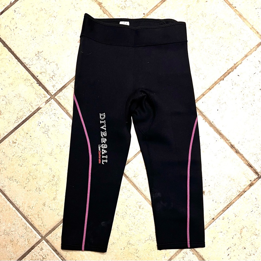 1.5mm Neoprene Wetsuit Leggings, medium size (can fit 0-6).